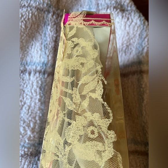 Vintage 1991 Dream Bride Barbie - Picture 7 of 11